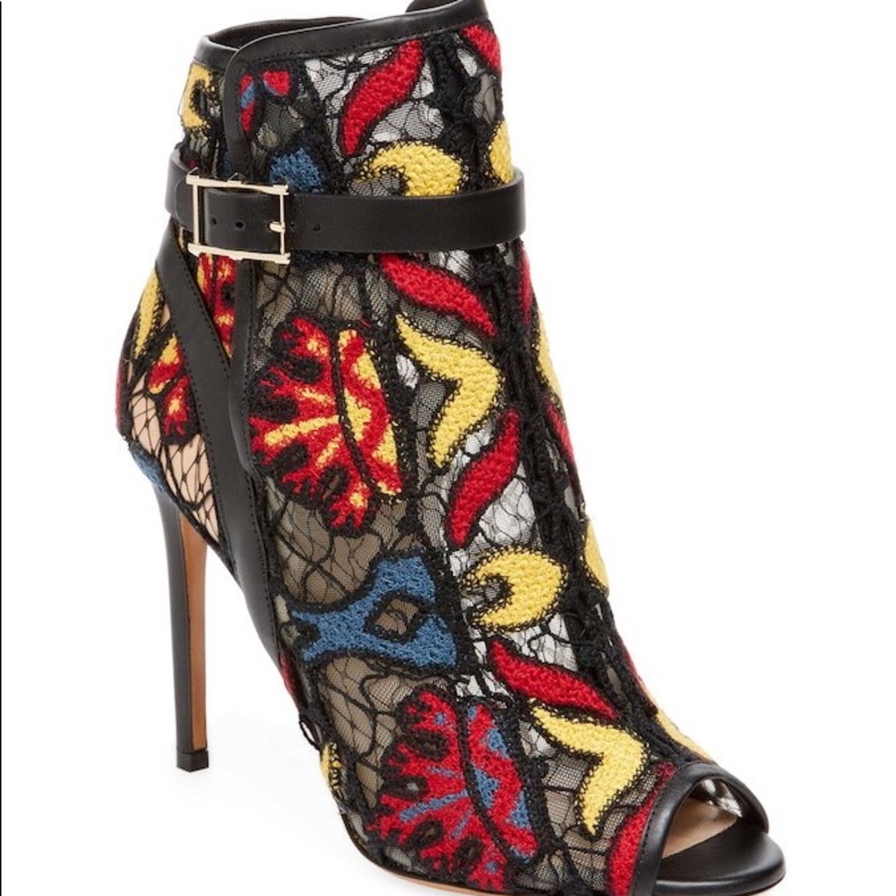 ***SOLD****New Authentic Valentino Booties Heels